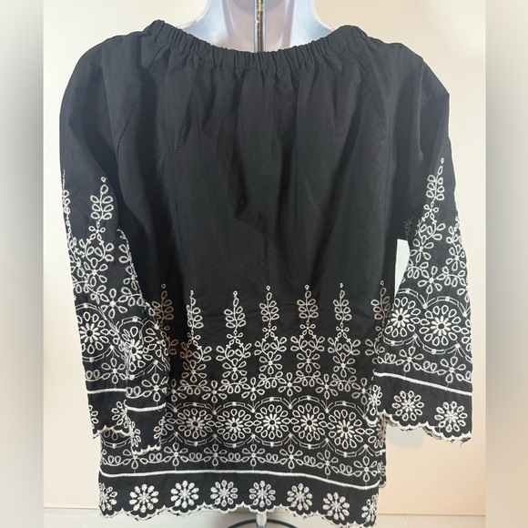 Women’s Talbots Black White Embroidered Top Blouse Size MP - Picture 5 of 8